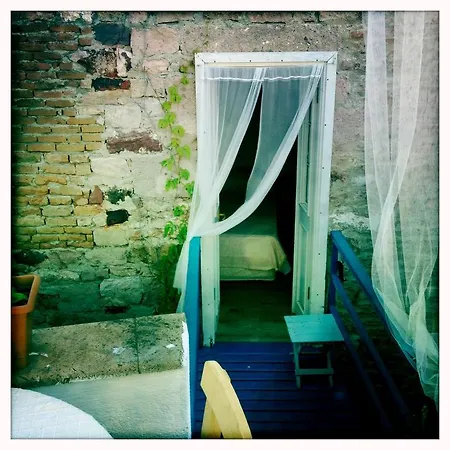 Florina Pensionat Ayvalı